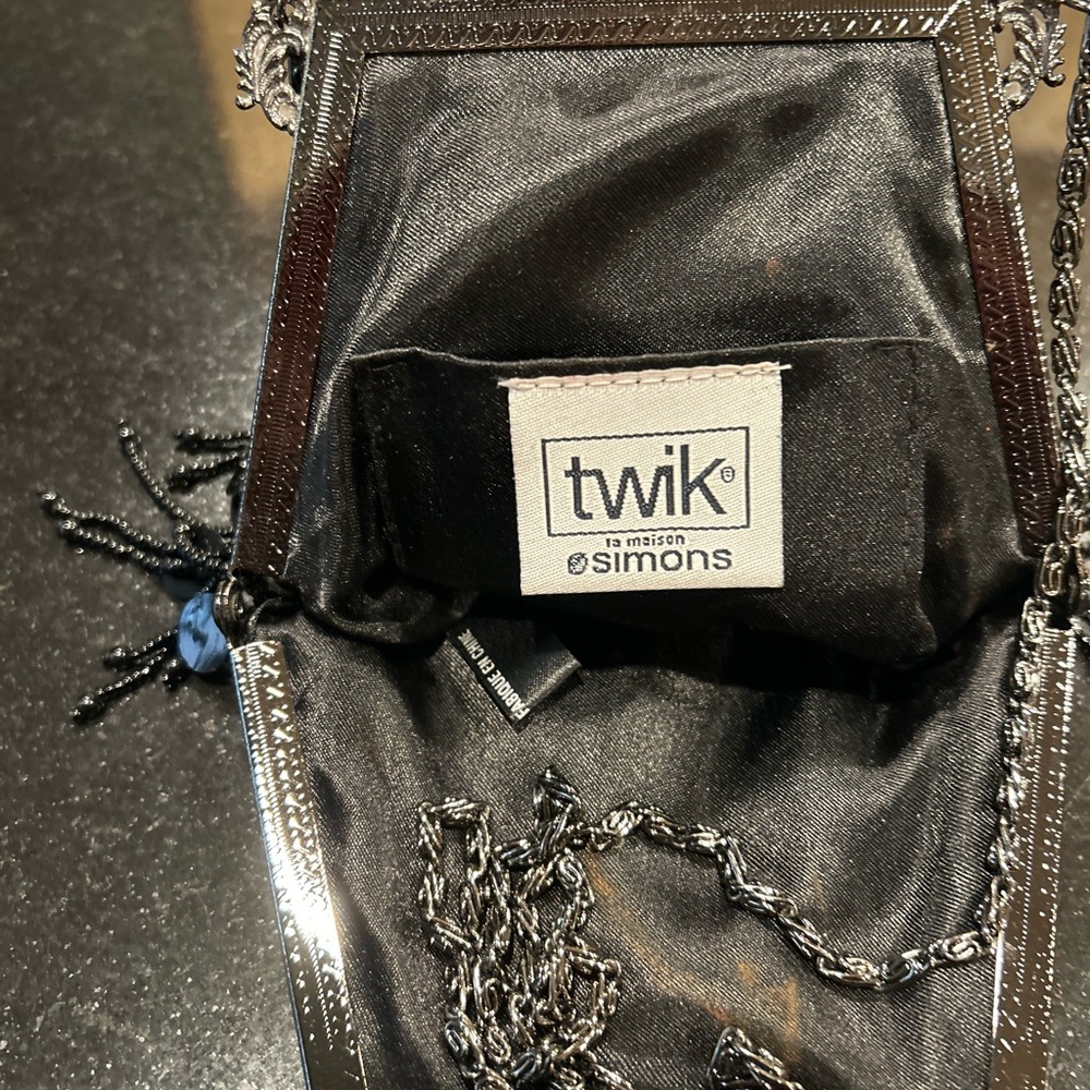 Small velvet evening bag from Simon’s. Beaded fringe, kiss clasp. - Picture 2 of 5